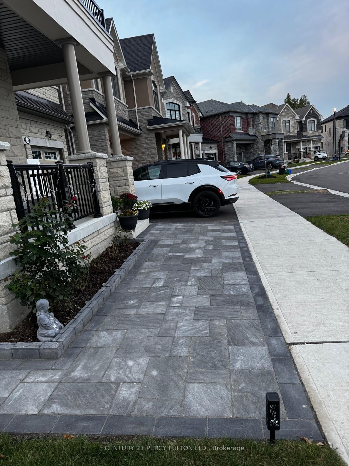 Photo de la propriété: 1438 Mockingbird Square Bsmt ON L1X 0N8