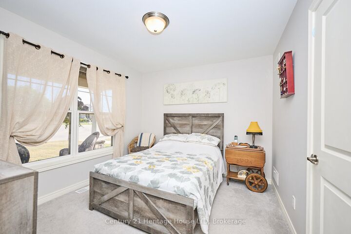 Property Photo:  450 Classic Avenue  ON L3B 0A4