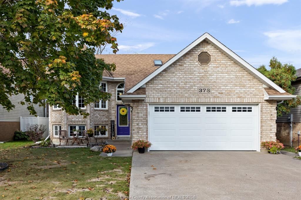 Photo de la propriété: 378 St. Simon Street ON N8L 0K8