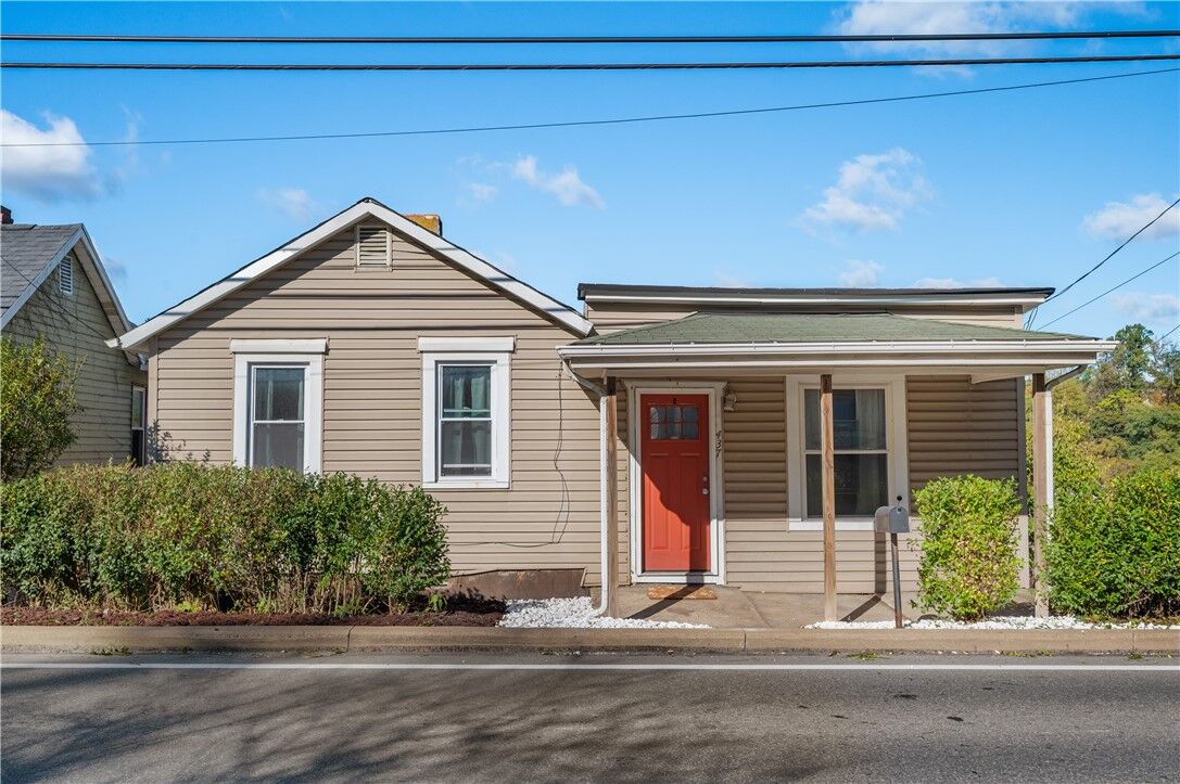 Property Photo: 437 Montgomery Ave PA 15017