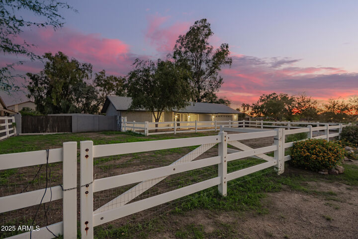 Property Photo: 3029 E Rosemonte Drive AZ 85050