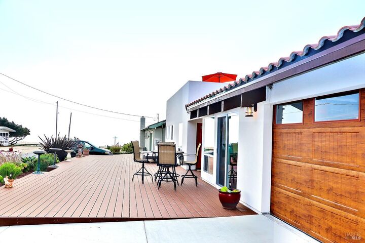 Property Photo: 175 Tahiti Street CA 93442