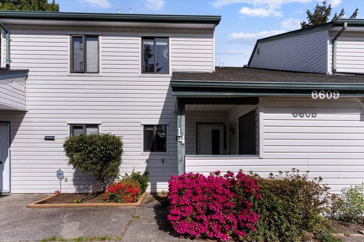 Property Photo: 6609 138 Street 14 BC V3W 5G7