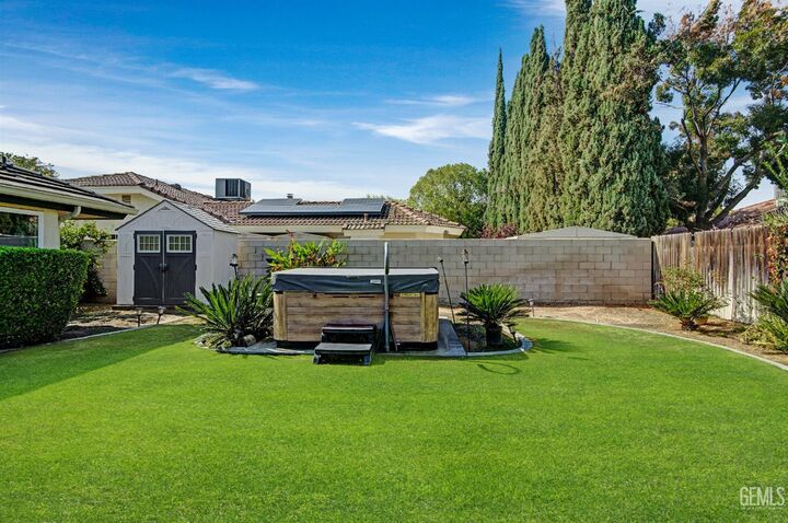 Property Photo:  13804 Taradale Court  CA 93314 