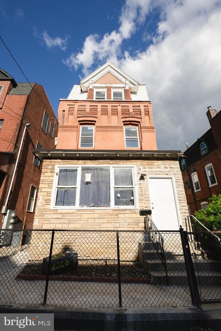 Property Photo: 427 N 33rd Street PA 19104
