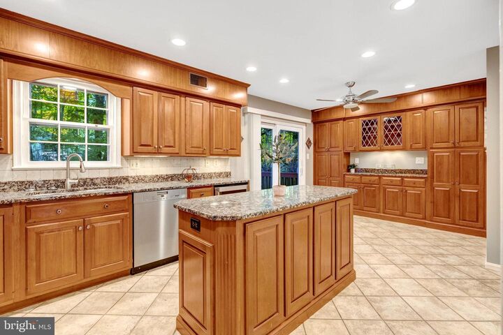 Property Photo: 5515 Cheshire Meadows Way VA 22032