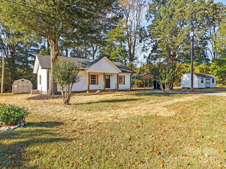 Property Photo:  602 Pecan Street  NC 28138