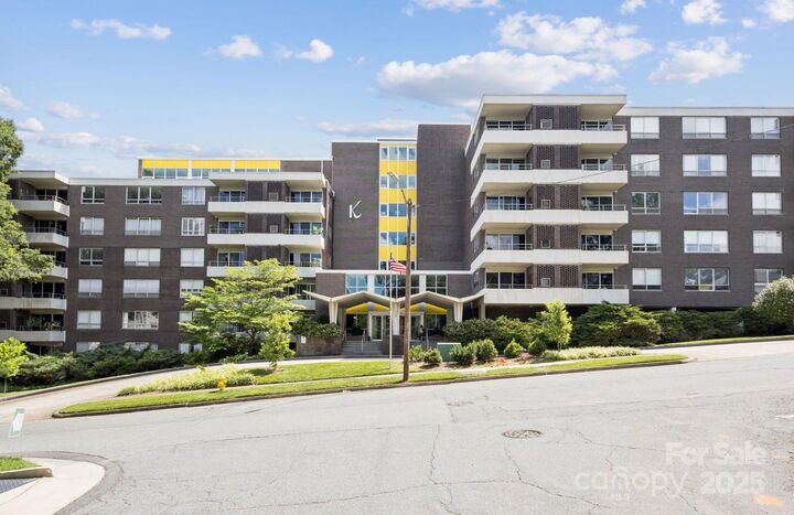 Property Photo: 1300 Reece Road 507 NC 28209