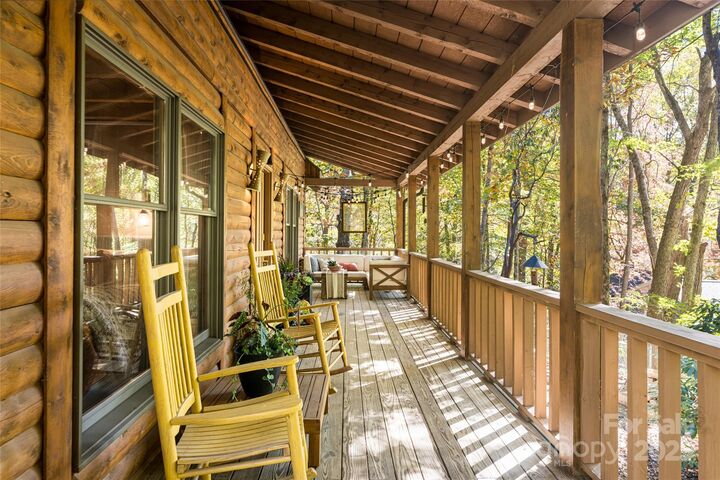 Property Photo: 15 Coneflower Court NC 28711