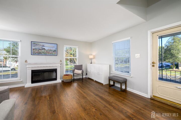 Property Photo:  58 Boxgrove Place  NJ 08873