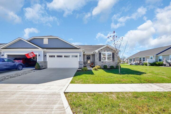 Property Photo: 2623 McClouds Square OH 43040