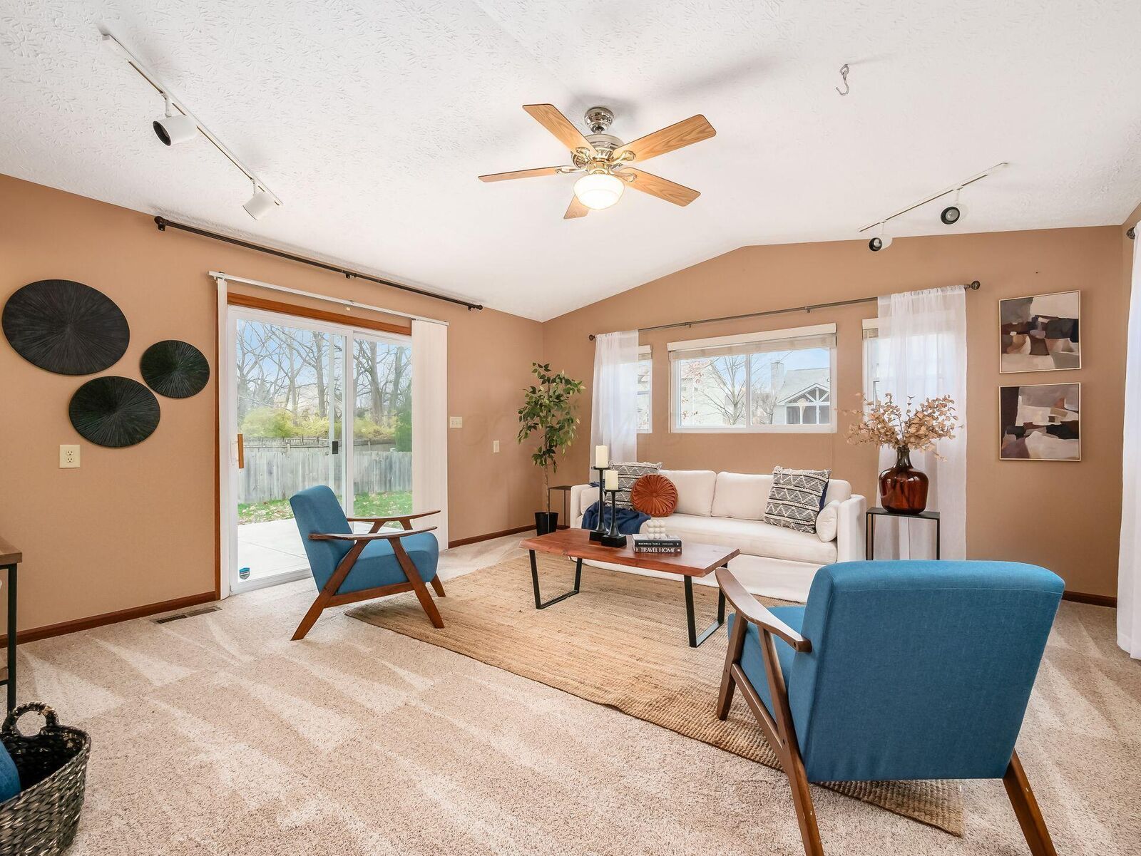 Property Photo: 3894 Maidens Larne Drive OH 43221