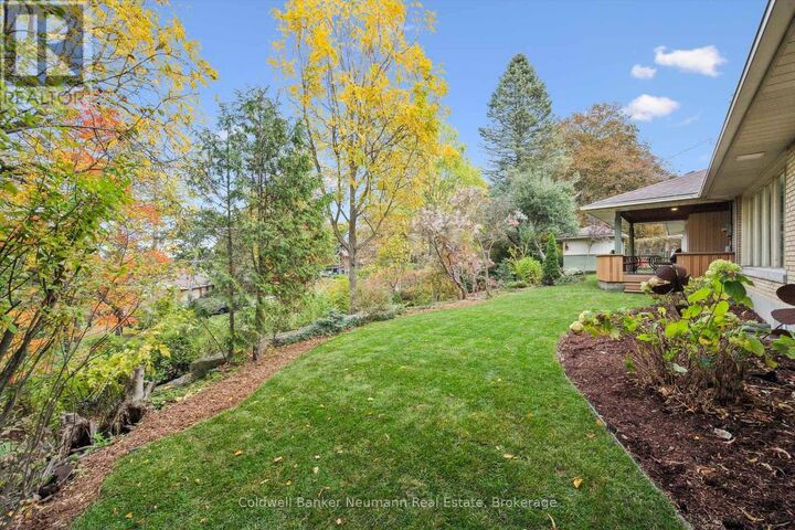 Photo de la propriété: 36 Harcourt Drive ON N1G 1J6