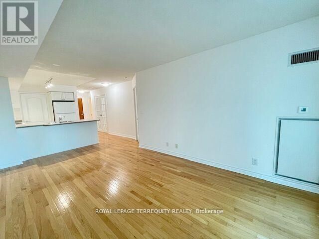 Property Photo: 1 Elm Drive West 1104 ON L5B 4M1