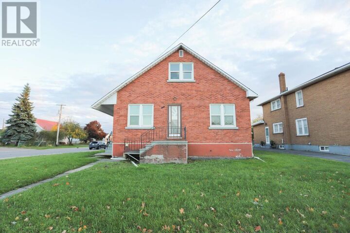 Photo de la propriété:  175 Henrietta Ave  ON P6C 2A2 