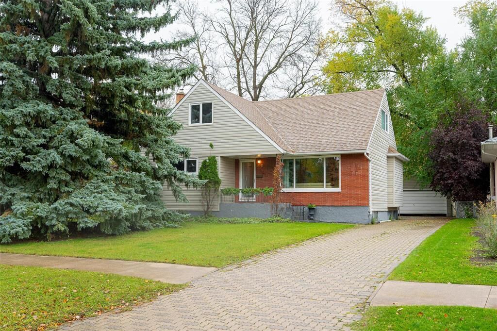 Property Photo:  950 Holly Avenue  MB R3T 1W5
