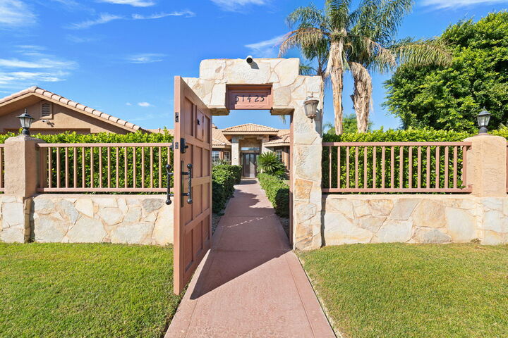 Property Photo: 51425 Calle Quito CA 92253