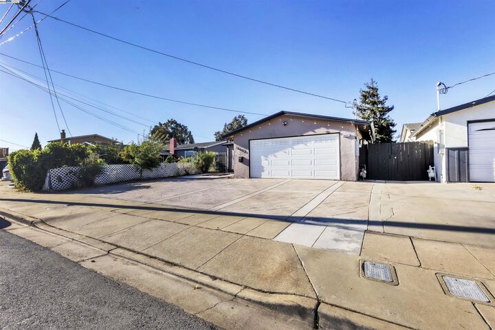 Property Photo: 36621 Beutke Dr CA 94560