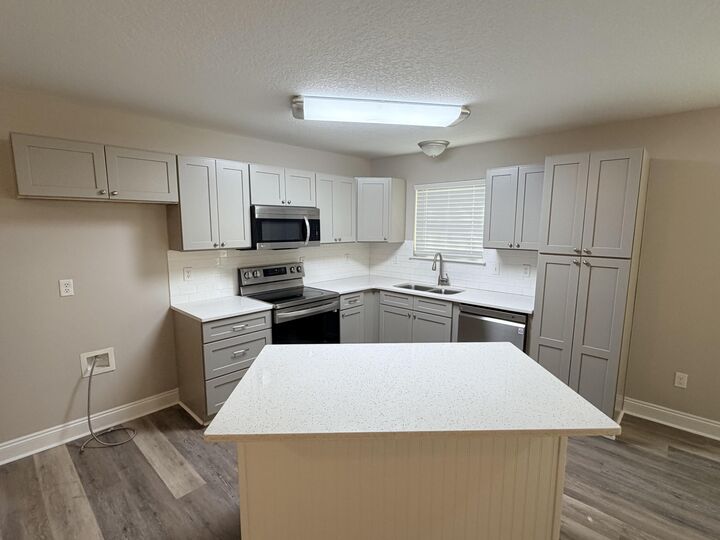 Property Photo:  5302 Kervin Road  FL 32539