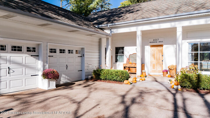 Property Photo: 407 Walbridge Drive MI 48823