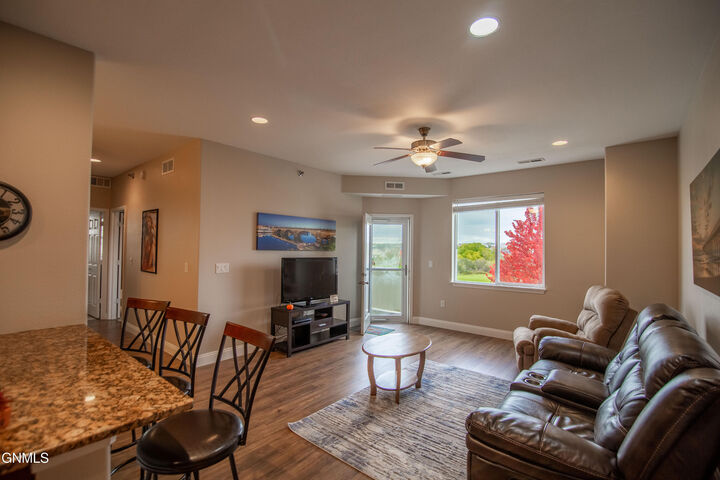 Property Photo:  1123 E Lasalle Drive E 3  ND 58503