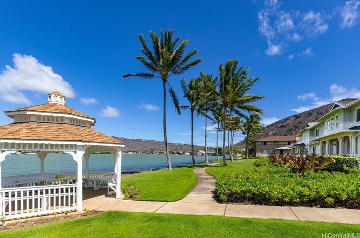 Property Photo: 580 Lunalilo Home Road B3403 HI 96825