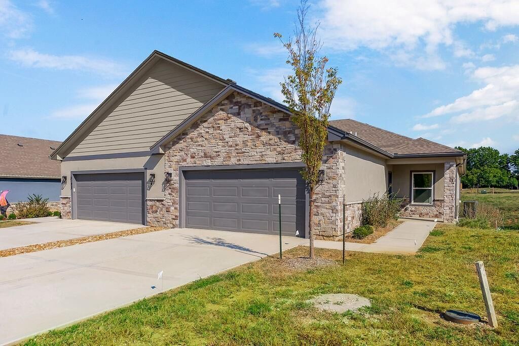 Property Photo:  6145 Park Street  KS 66216 