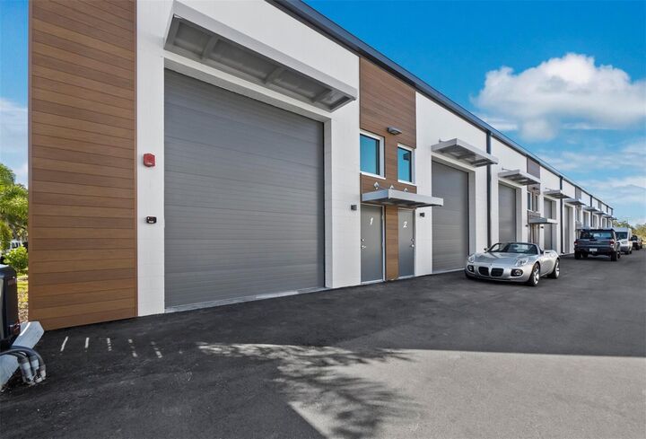 Property Photo:  6566 Palmer Park Circle 1  FL 34238 