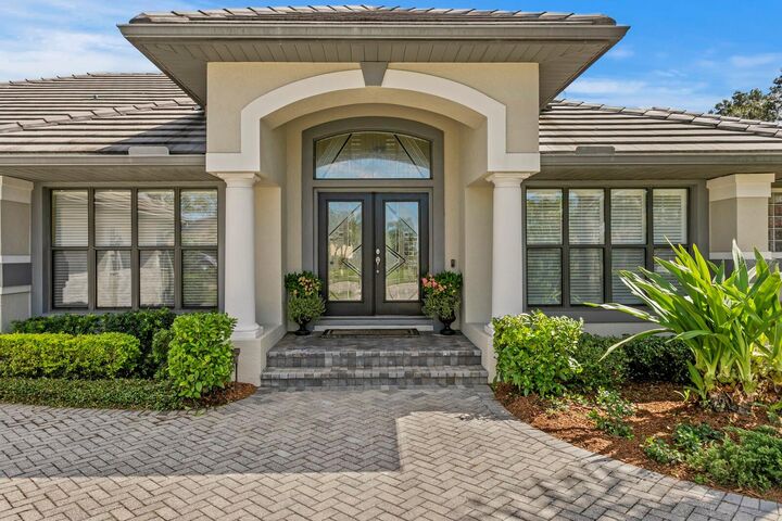 Property Photo:  10506 Cory Lake Drive  FL 33647