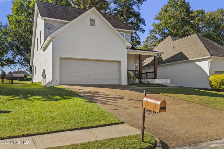 Property Photo:  889 N Deerfield Drive  MS 39046