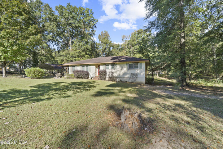Property Photo:  894 Chapman Drive  GA 31211 