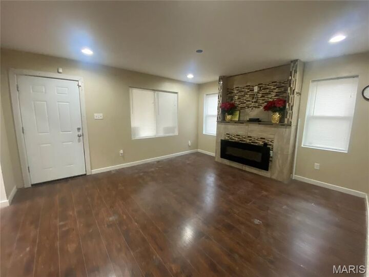 Property Photo: 5817 Dressell Avenue MO 63120