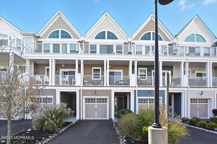 10 Halfmoon Court 1103  Highlands NJ 07732 photo