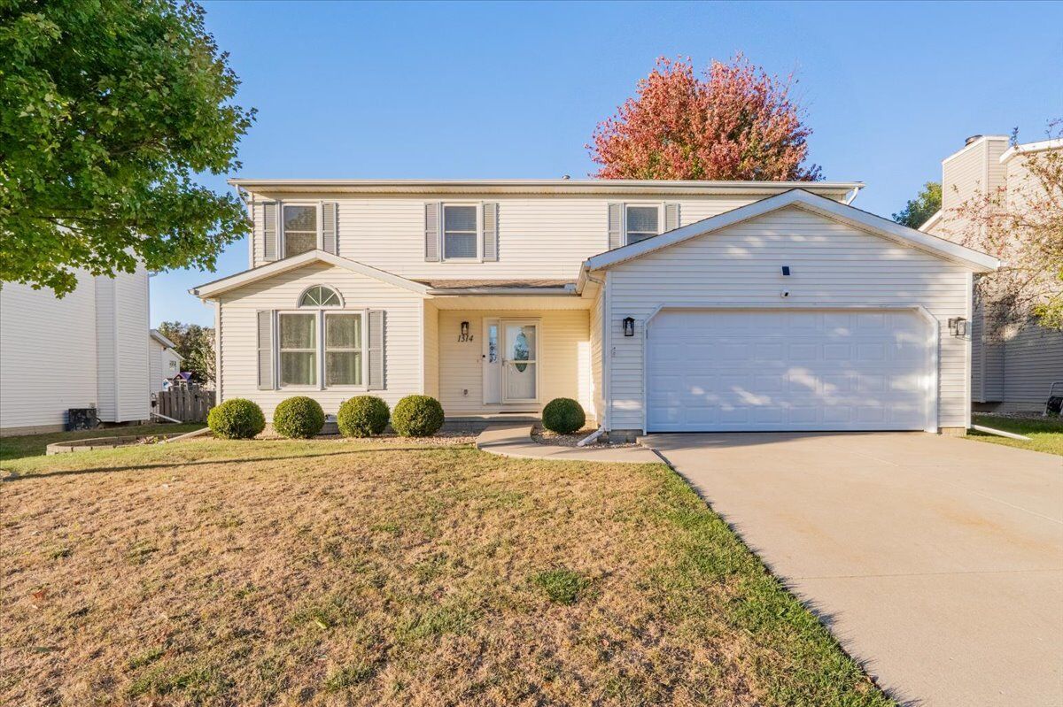 Property Photo:  1314 Lismore Lane  IL 61761