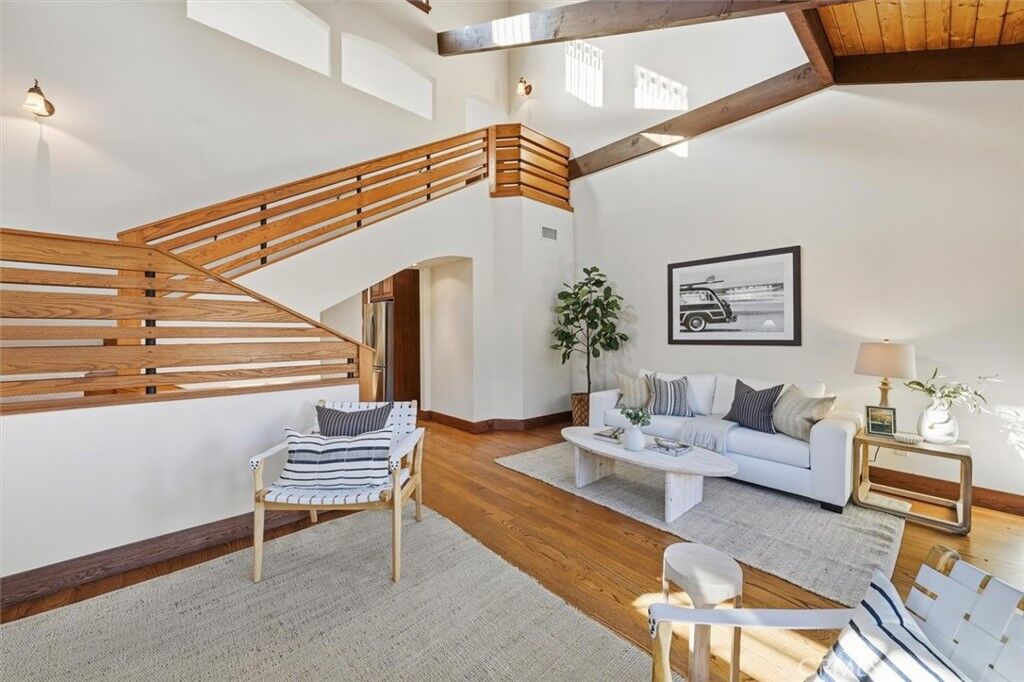 Property Photo:  728 Calle De Arboles  CA 90277 