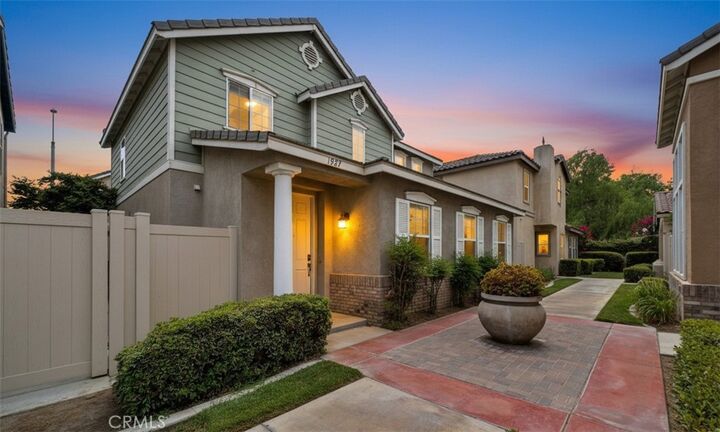 1927 Kenton  Riverside CA 92501 photo