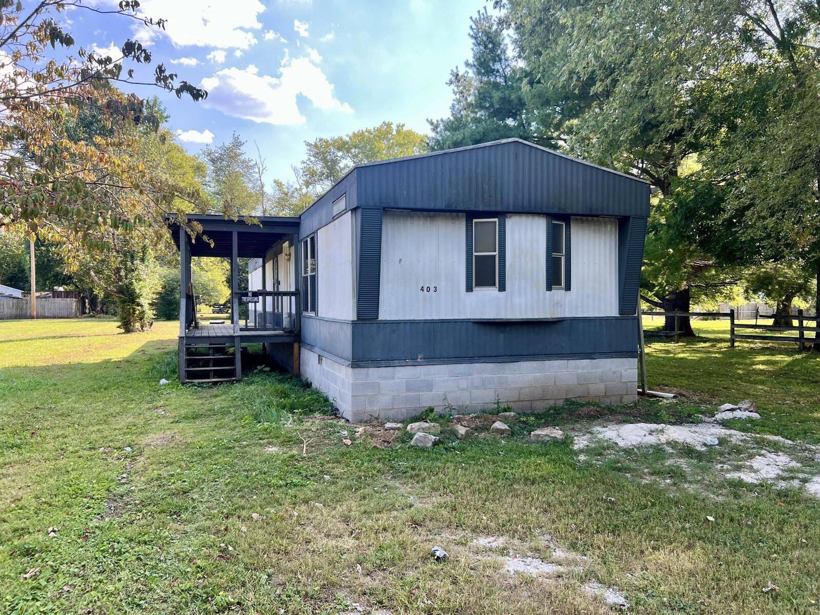 Property Photo:  403 Locust St  TN 37318 