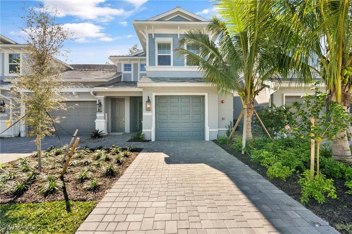Property Photo: 2640 Seychelles Circle 2802 FL 34112