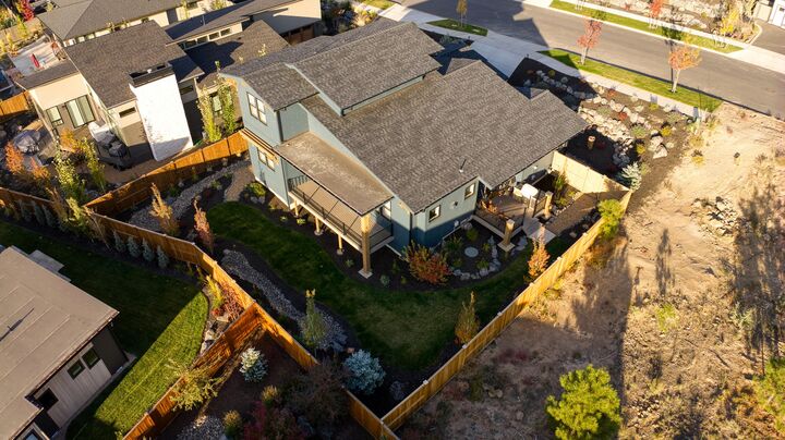 Property Photo:  62667 NW Ember Place  OR 97703 