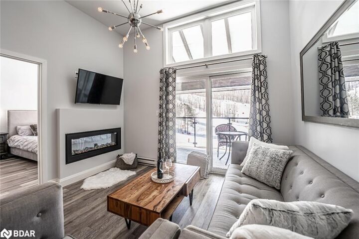 Property Photo: 80 Horseshoe Boulevard 503 ON L4M 4Y8