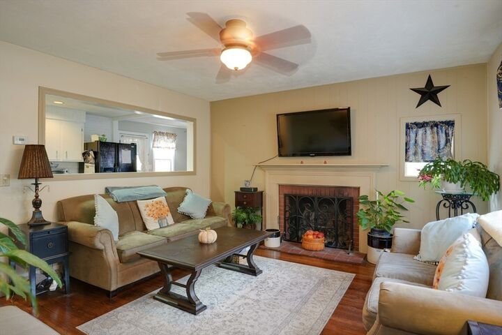 Property Photo: 99 Kings Grant Rd MA 01752