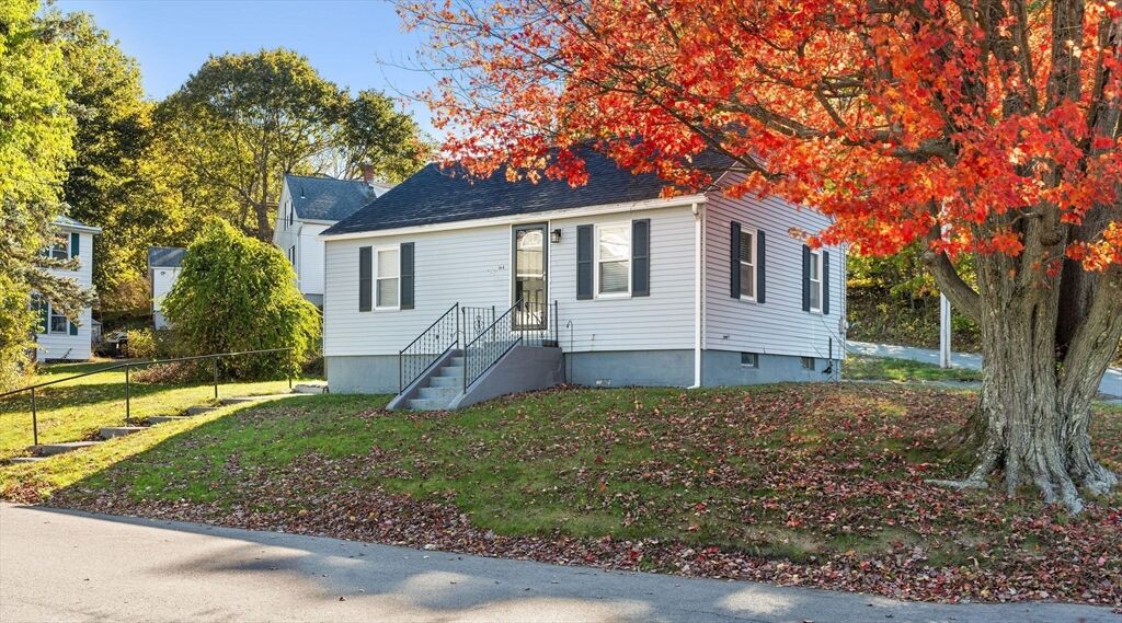 Property Photo:  164 Conant St  MA 01440