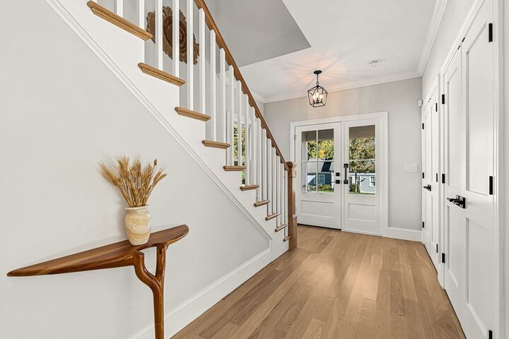 Property Photo:  5 Peakes Ln 5  MA 02493 