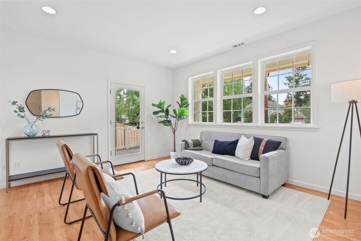 Property Photo:  11300  Goodwin Way NE  WA 98125