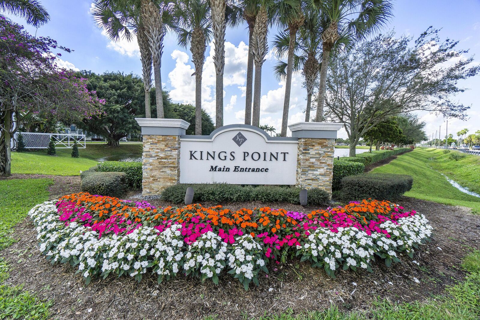 Property Photo: 157 Flanders D FL 33484