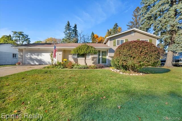 Property Photo:  8156 Kenwick Drive  MI 48386 