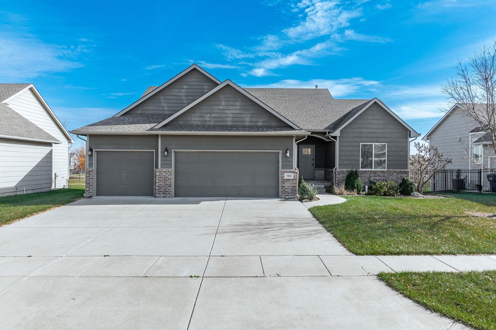 Property Photo:  2806 N Woodridge St  KS 67226 