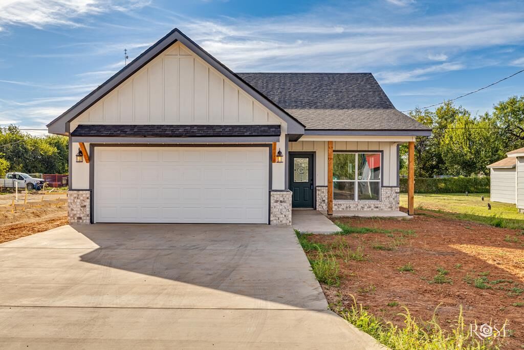 Property Photo:  715 W 18th St  TX 76903