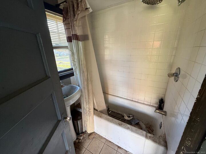 Property Photo:  445 Maple Street  CT 06109 