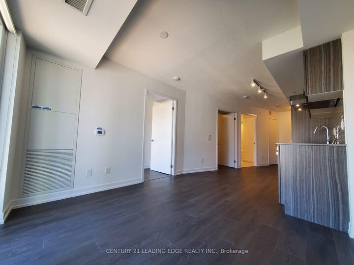 Property Photo:  219 Dundas Street E 1608  ON M5A 0V1